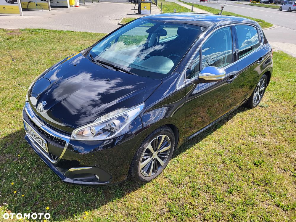 Peugeot 208 - 10