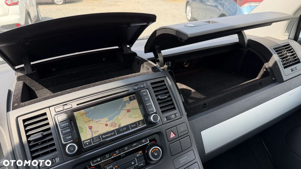 Volkswagen Multivan - 34