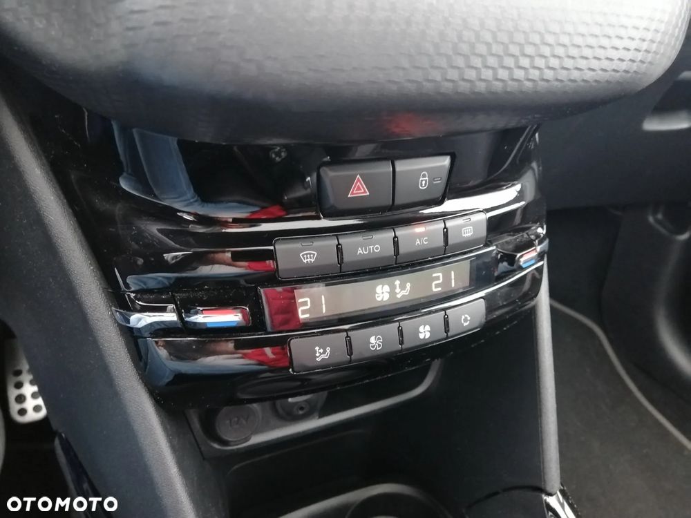 Peugeot 2008 PureTech 110 Stop&Start EAT6 GT-Line Edition - 12