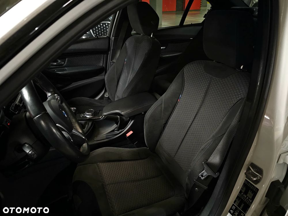 BMW Seria 3 320d xDrive M Sport Shadow - 22