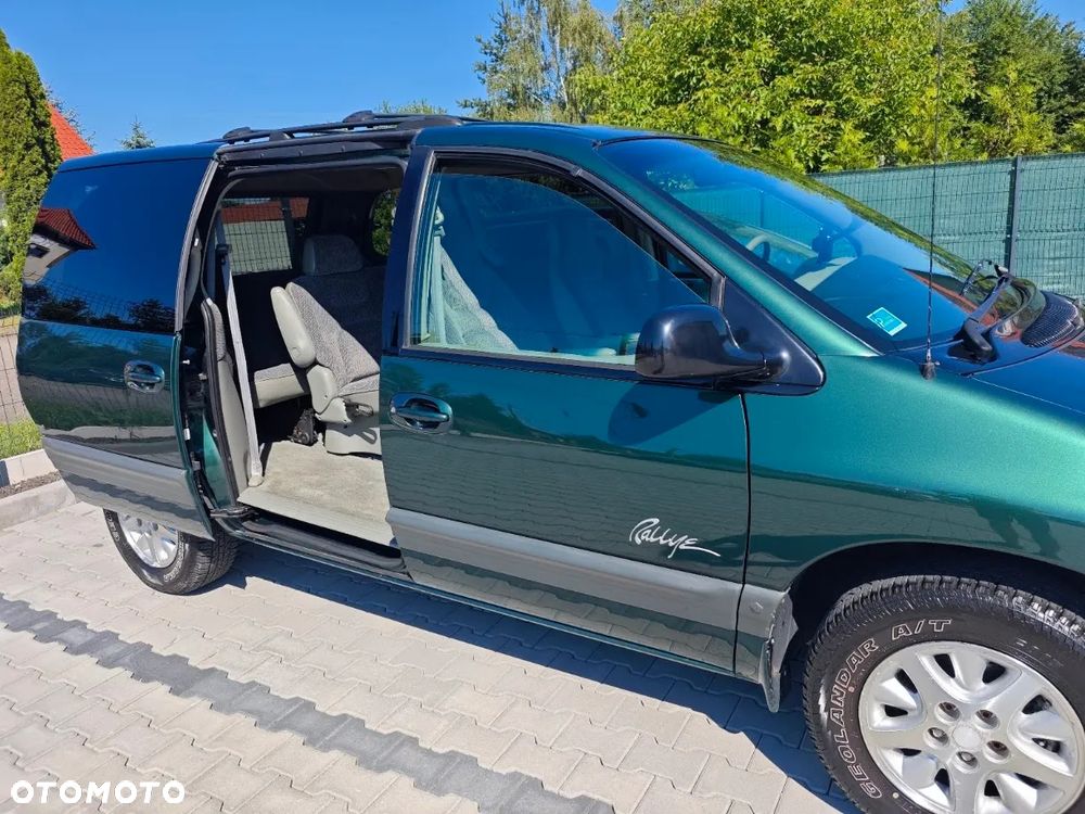 Plymouth Voyager - 5