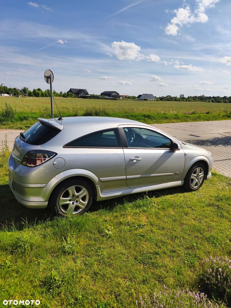 Opel Astra 1.6 Essentia - 1