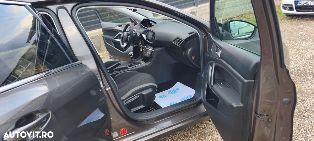 Peugeot 308 BlueHDi 120 Stop & Start Style - 26