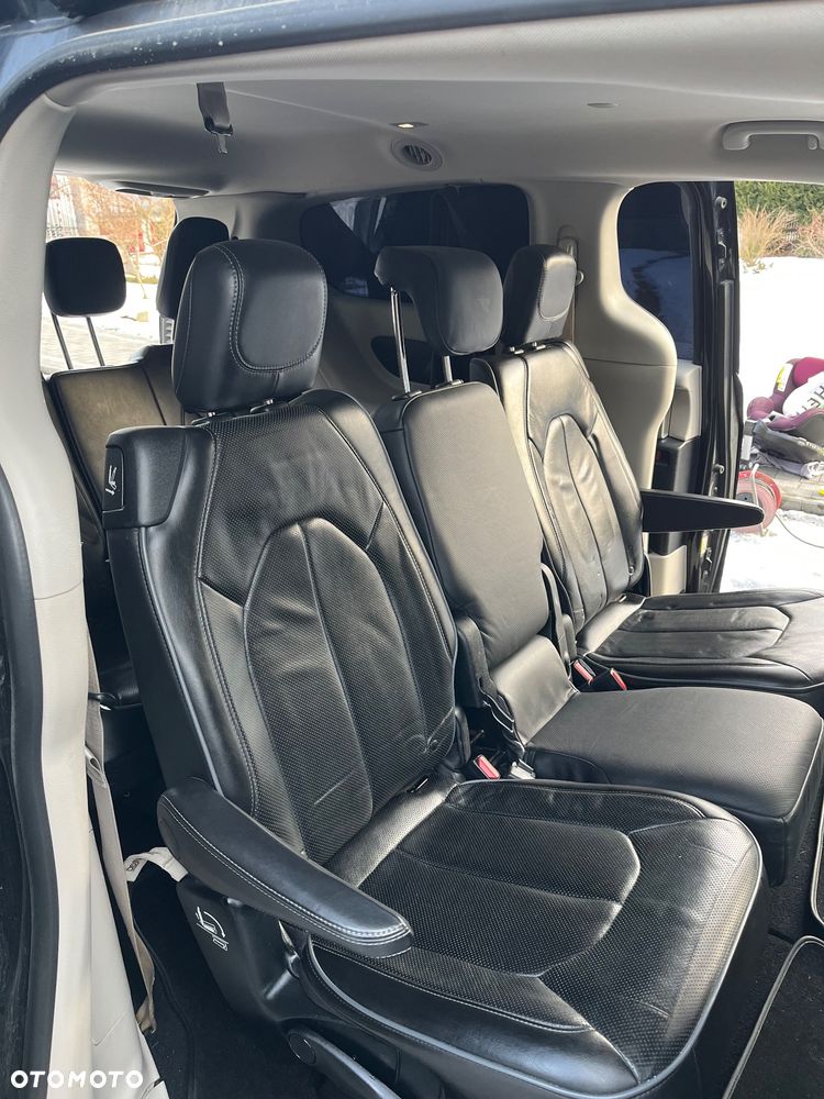 Chrysler Pacifica - 13
