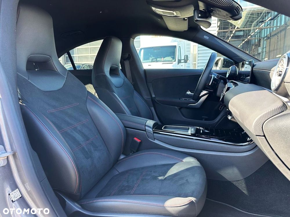 Mercedes-Benz CLA - 11