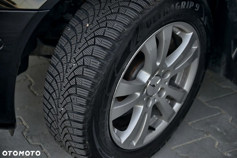 Mercedes-Benz Klasa E - 23