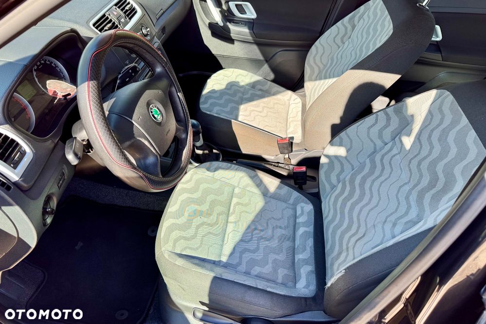 Skoda Fabia 1.2 HTP Cool Colour Edition - 13