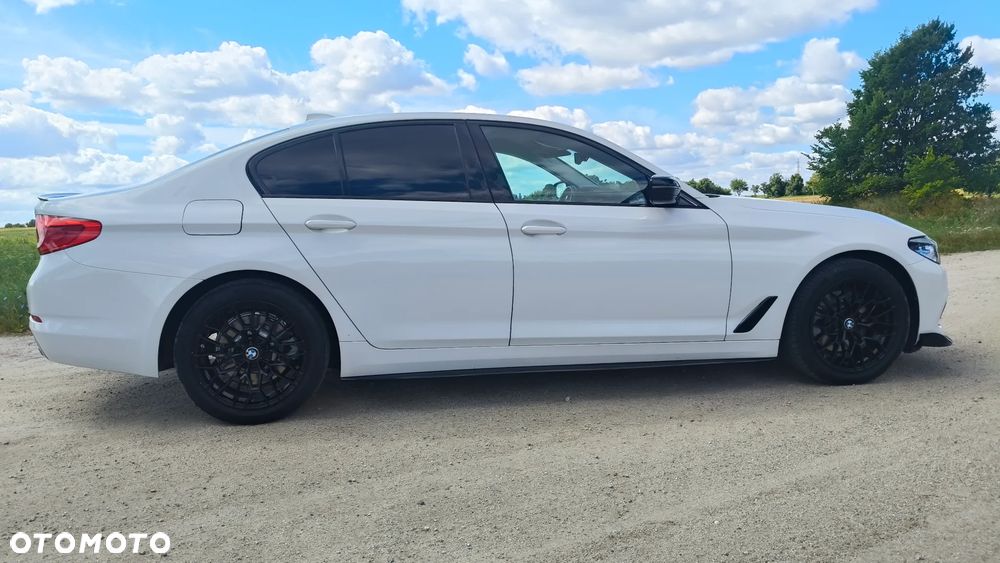 BMW Seria 5 520d xDrive Luxury Line sport - 22