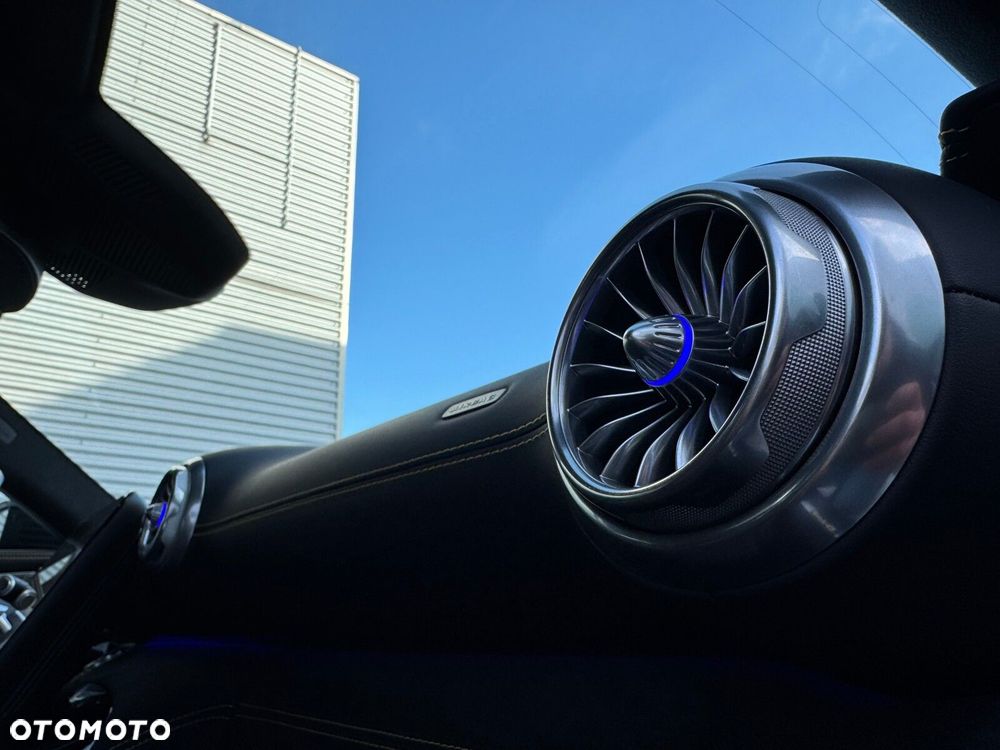 Mercedes-Benz SL AMG 63 4-Matic+ - 24