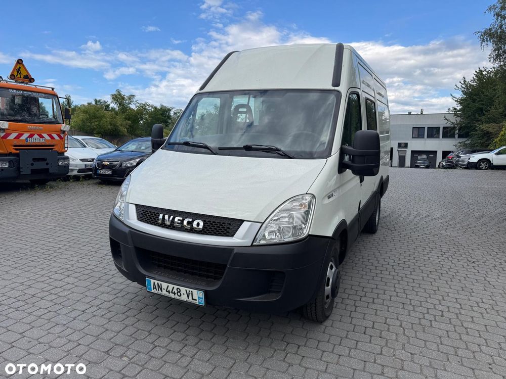 Iveco Daily 2010r. Brygadówka Bliźniak 7 Osobowy Klima 3.5t Na Haku - 2