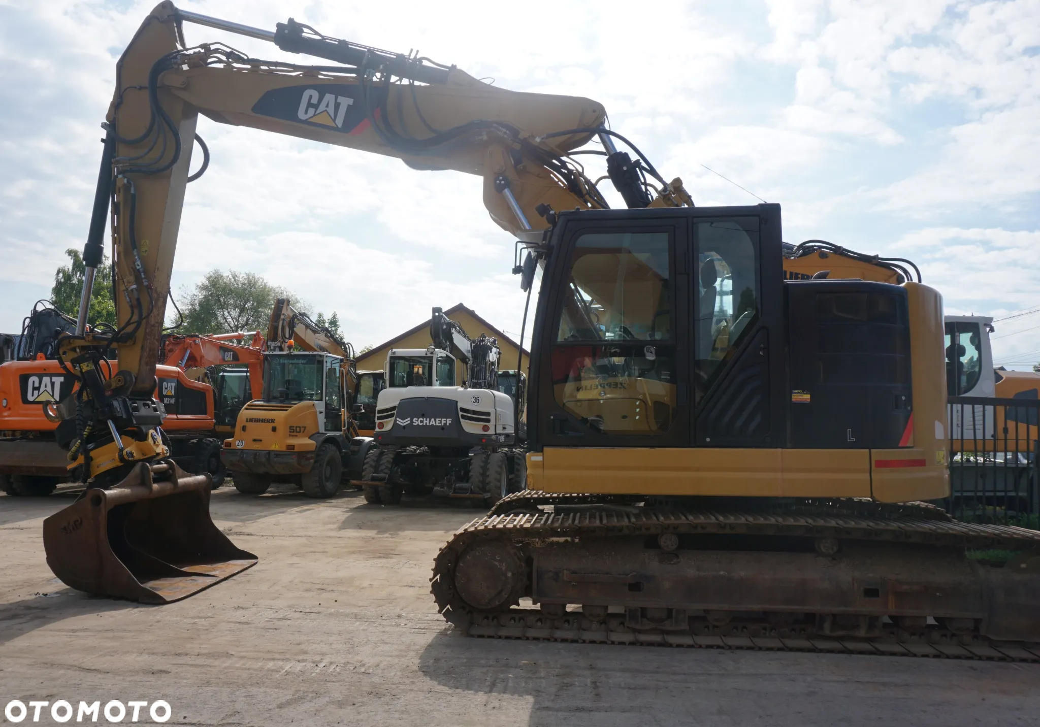 Caterpillar CAT 325 F - 7