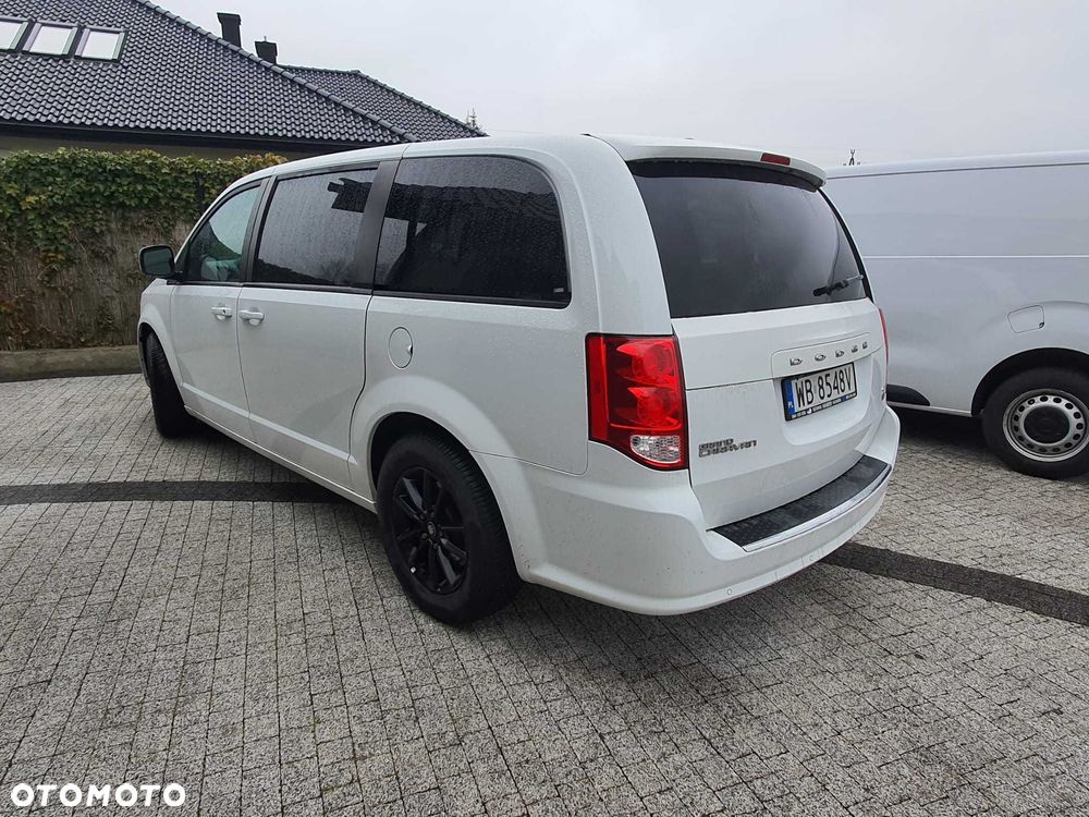 Dodge Grand Caravan - 3