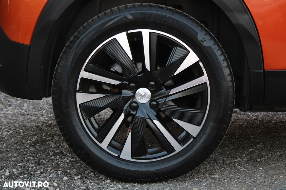 Peugeot 2008 PureTech 130 EAT8 GT - 26
