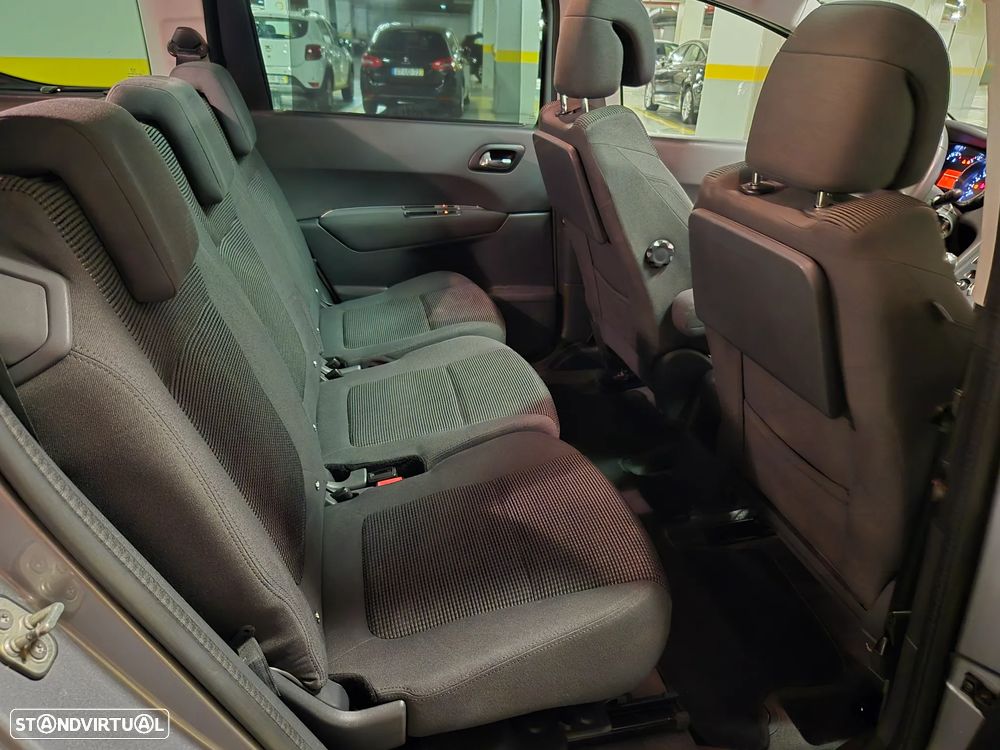 Peugeot 5008 1.6 HDi 7L Allure - 38