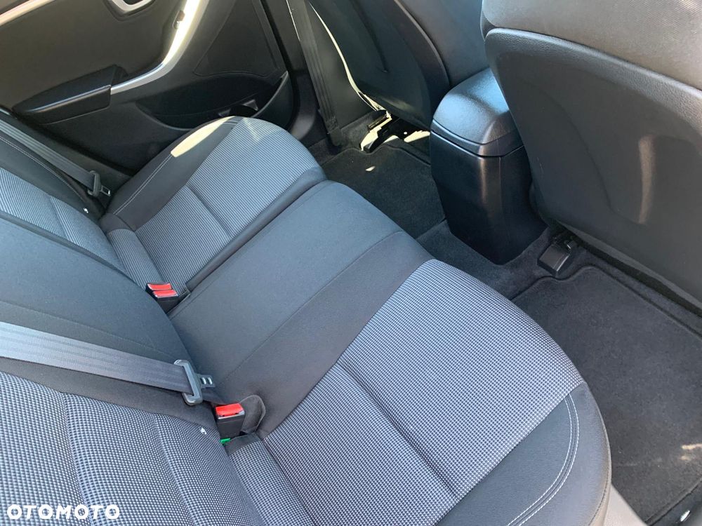 Hyundai i30 - 21