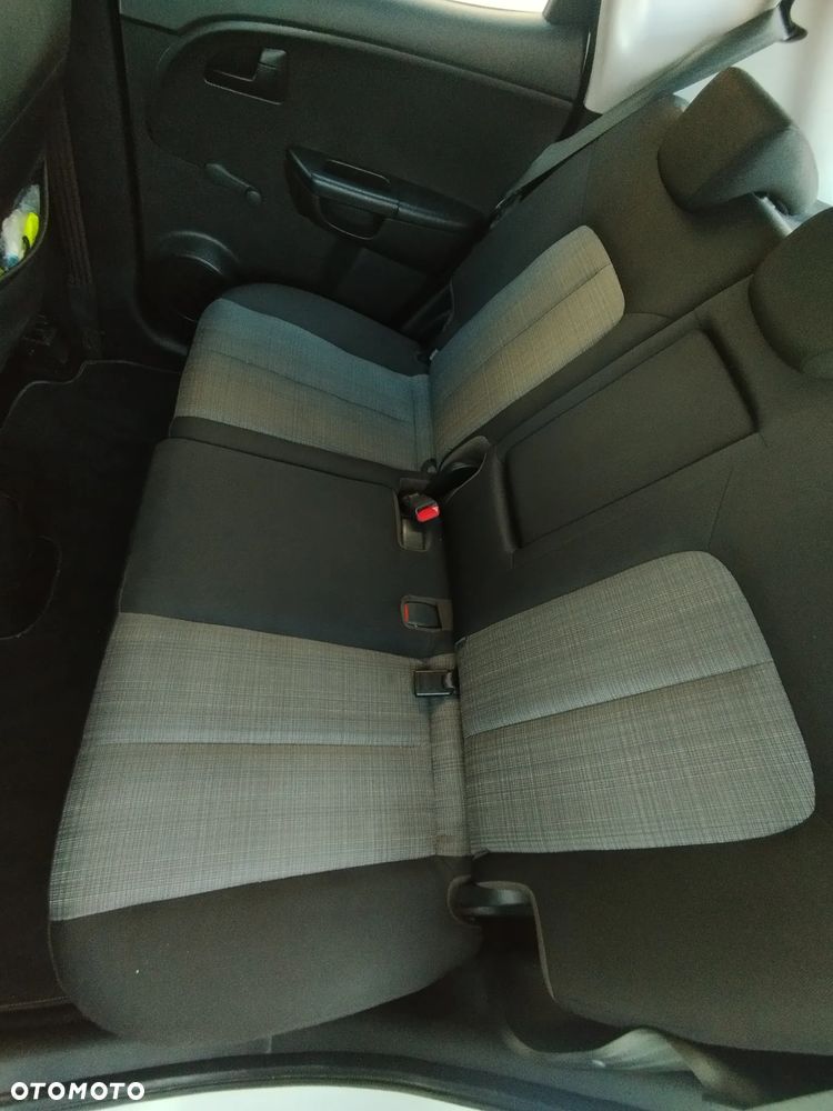 Kia Venga 1.4 CRDi 90 Vision - 11