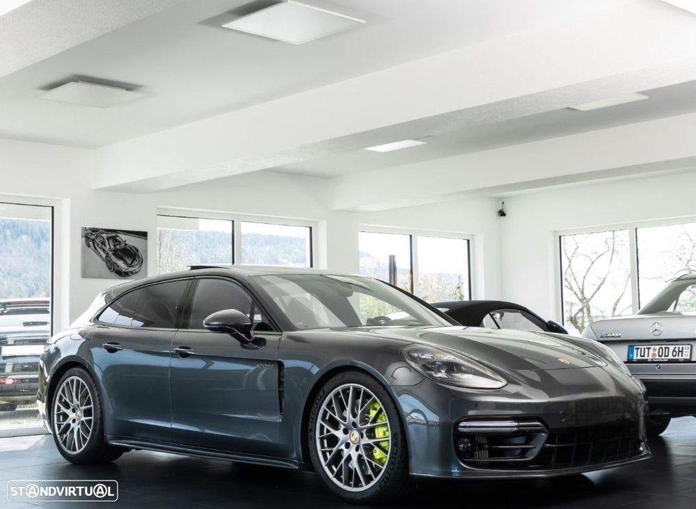 Porsche Panamera Sport Turismo 4S E-Hybrid - 2