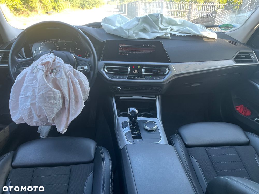 BMW Seria 3 318d Touring Sport Line - 27