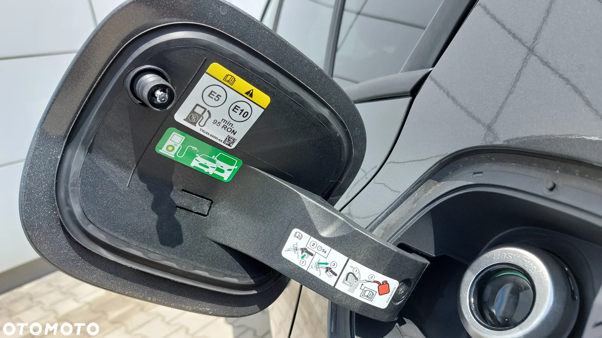 Ford Focus 1.0 EcoBoost mHEV ST-Line X - 14