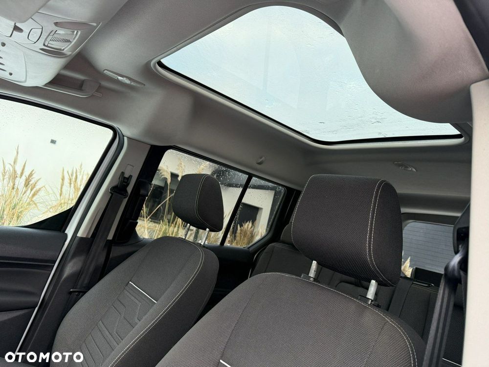 Ford Tourneo Connect Grand - 19