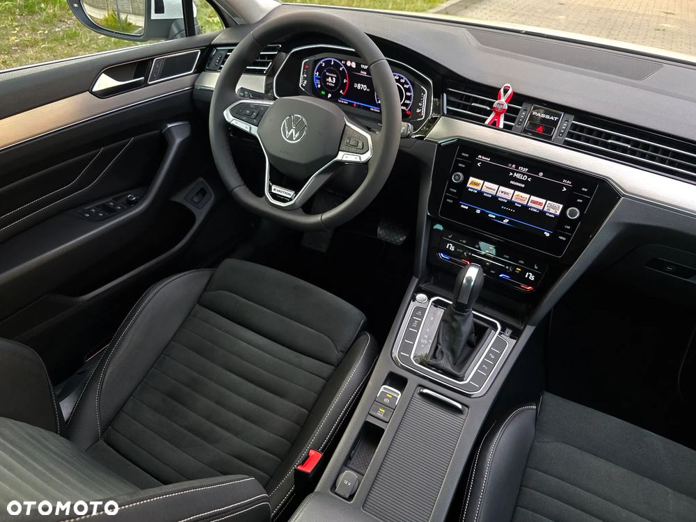 Volkswagen Passat 2.0 TDI 4Mot Elegance DSG - 35