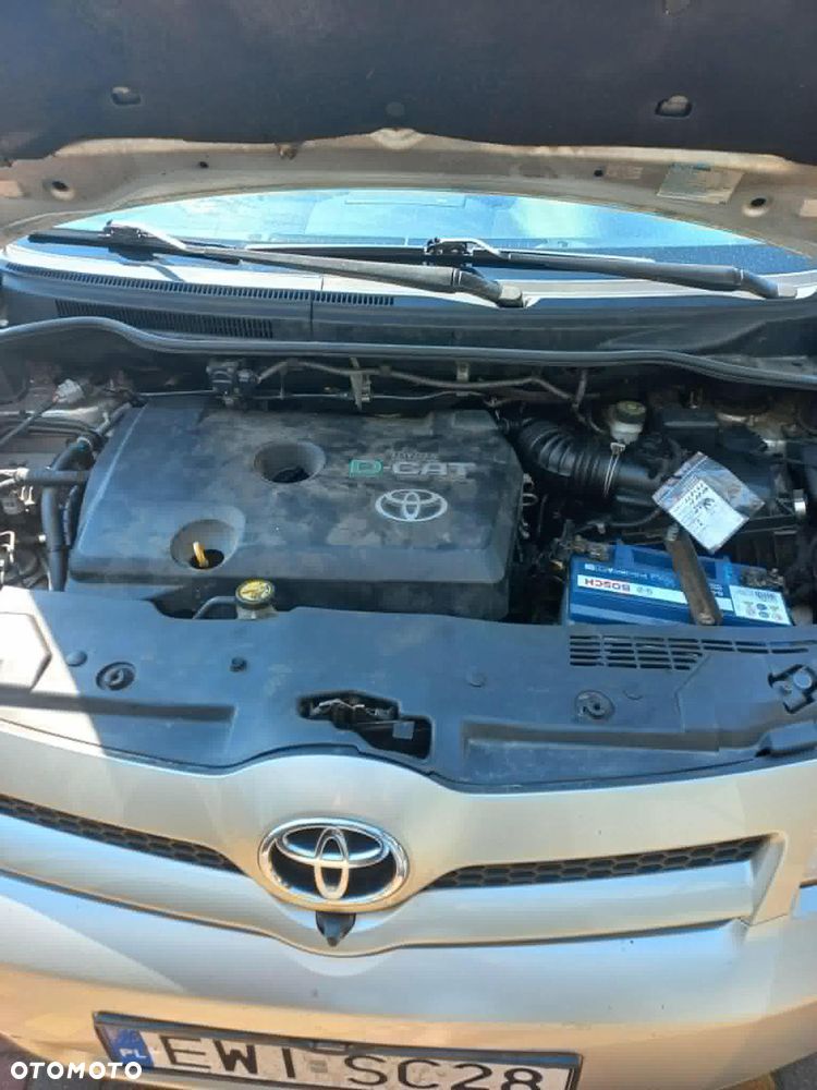 Toyota Corolla Verso 2.2 D-4D X + NAVI 7os - 8