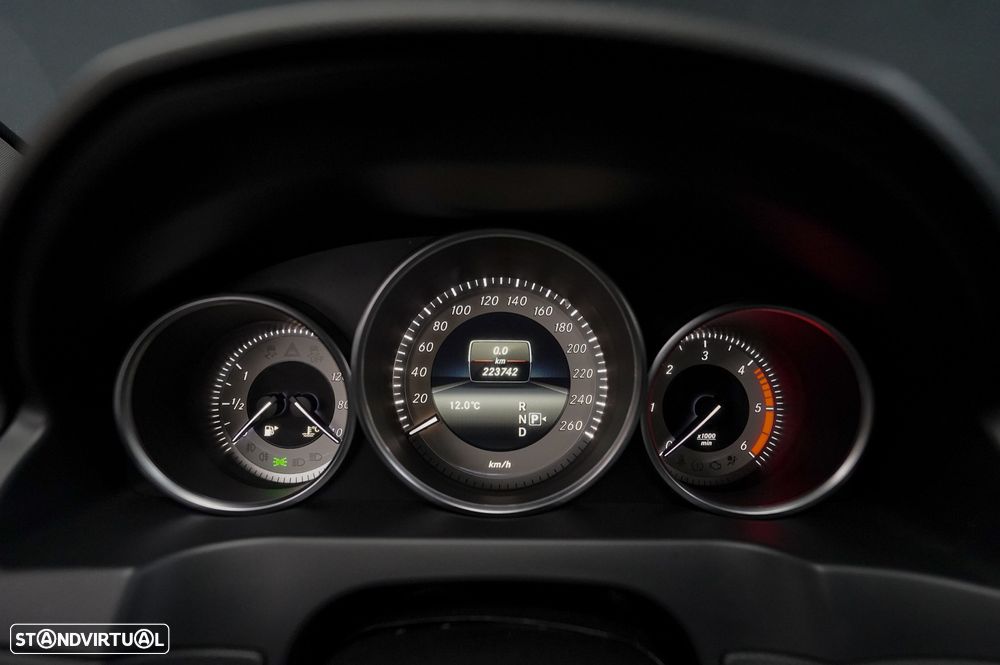 Mercedes-Benz E 250 CDI Avantgarde BE Auto. - 27