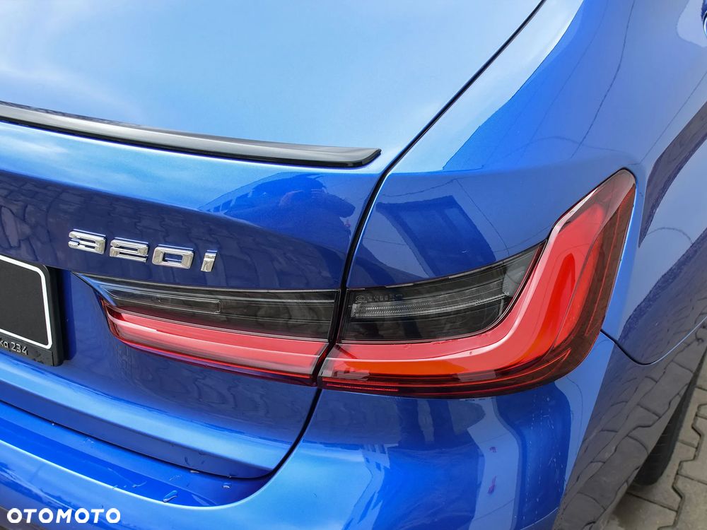 BMW Seria 3 320i xDrive - 12