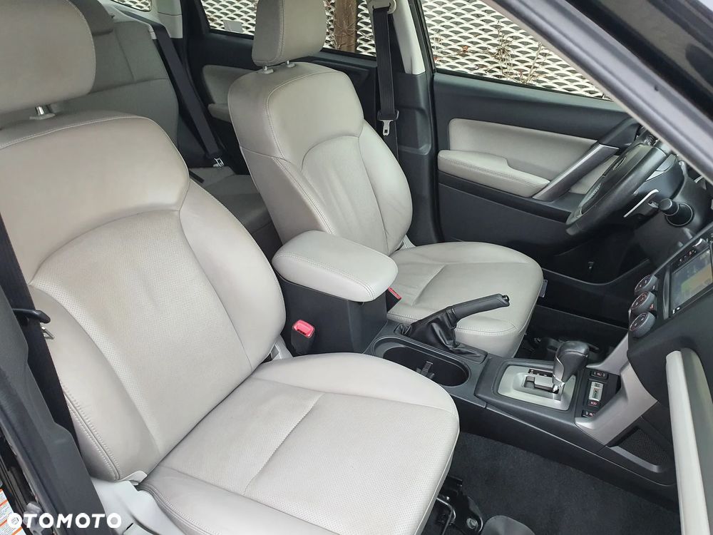 Subaru Forester 2.0i Exclusive Lineartronic - 11