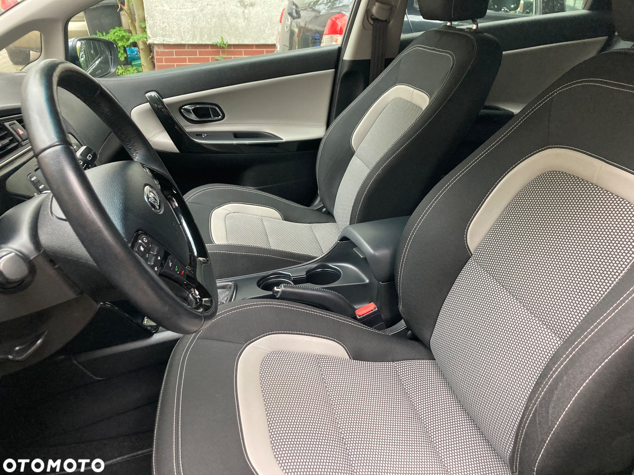 Kia Ceed - 11