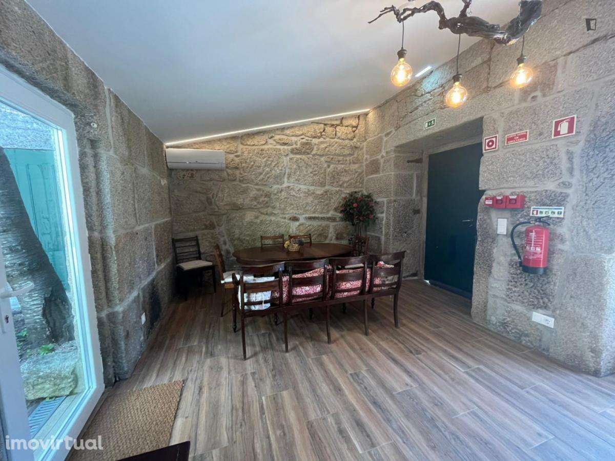 Quarto - localizado em Guarda - Grande imagem: 4/4