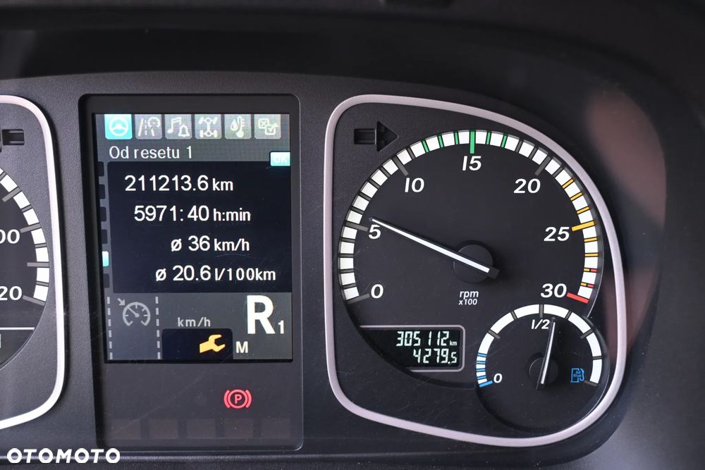 Mercedes-Benz Atego 1527 kontener 7,25 winda 2 T klima kamery - 24