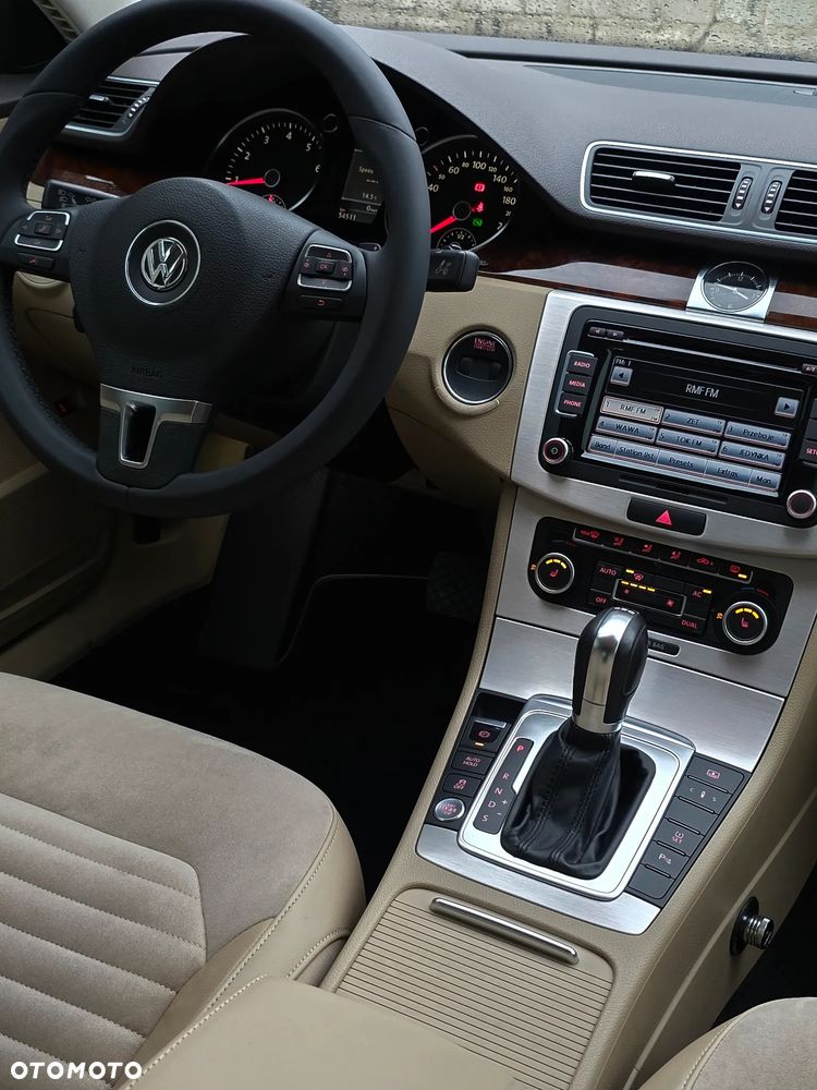 Volkswagen Passat 2.0 TSI Highline DSG - 32