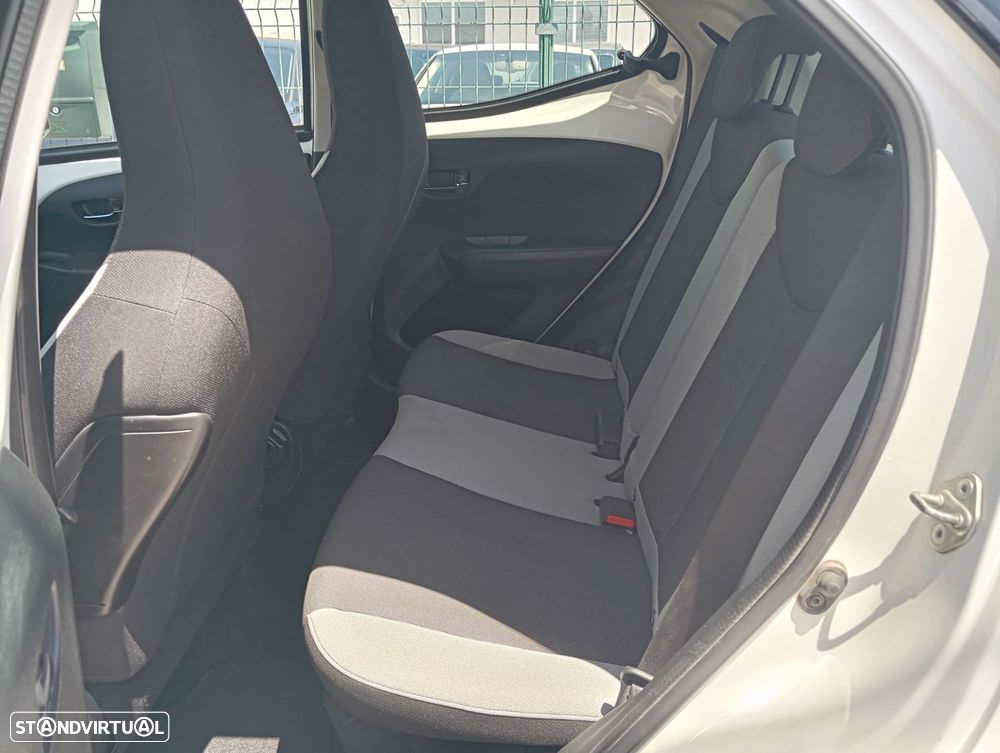 Toyota Aygo 1.0 X-Play+AC - 13
