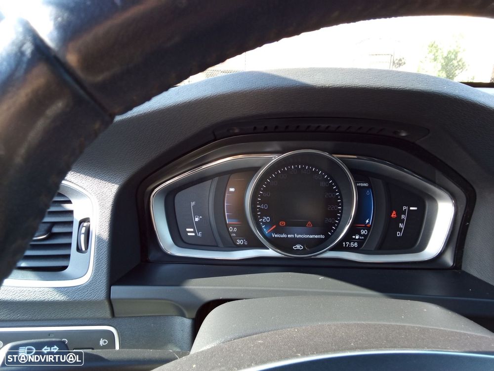 Volvo V60 2.4 D6 Momentum AWD Phev - 15