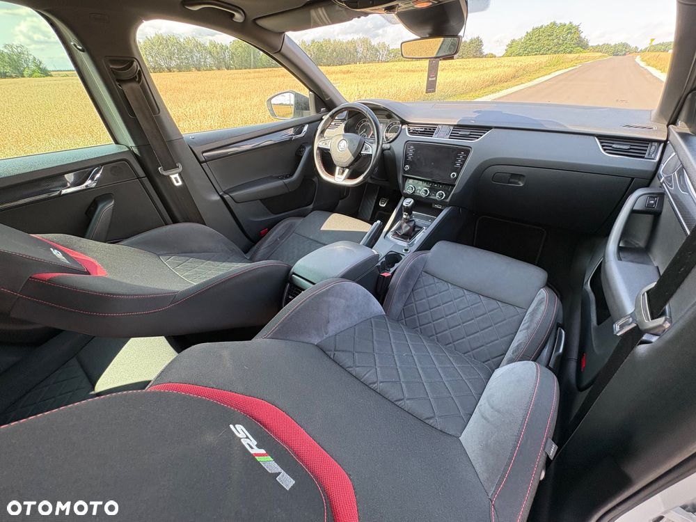 Skoda Octavia 2.0 TSI RS - 14