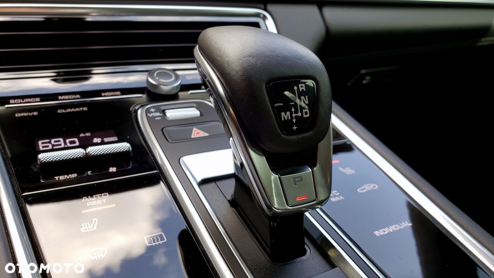 Porsche Panamera - 30