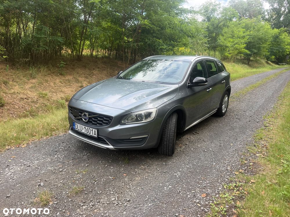 Volvo V60 Cross Country D3 Drive-E Momentum - 1