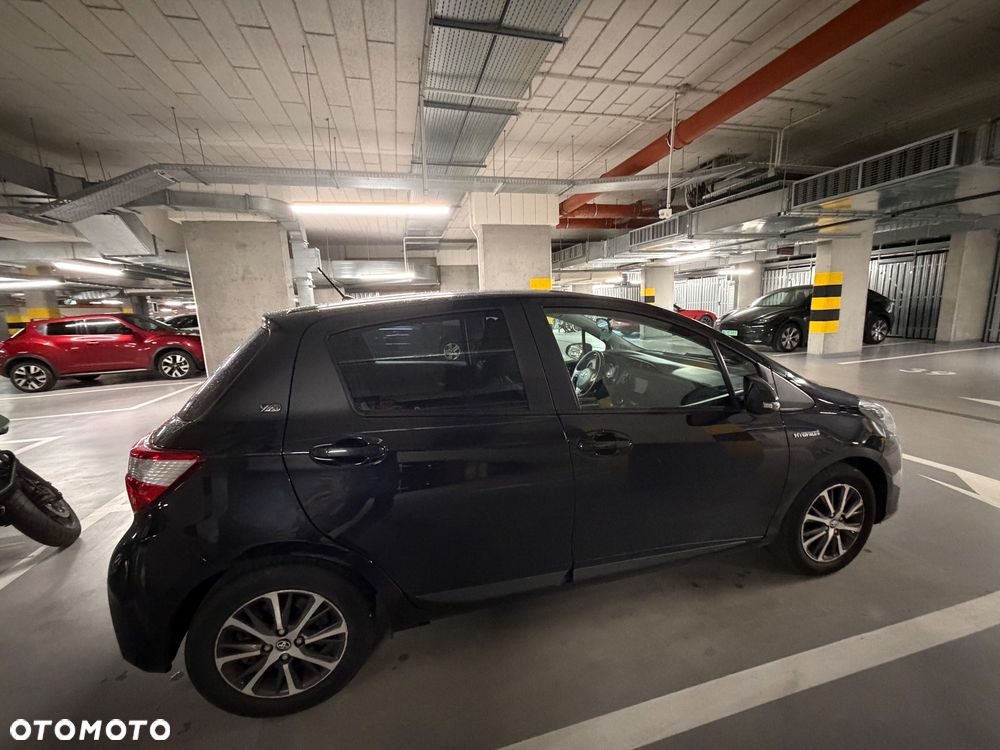Toyota Yaris Hybrid 100 Premium - 15