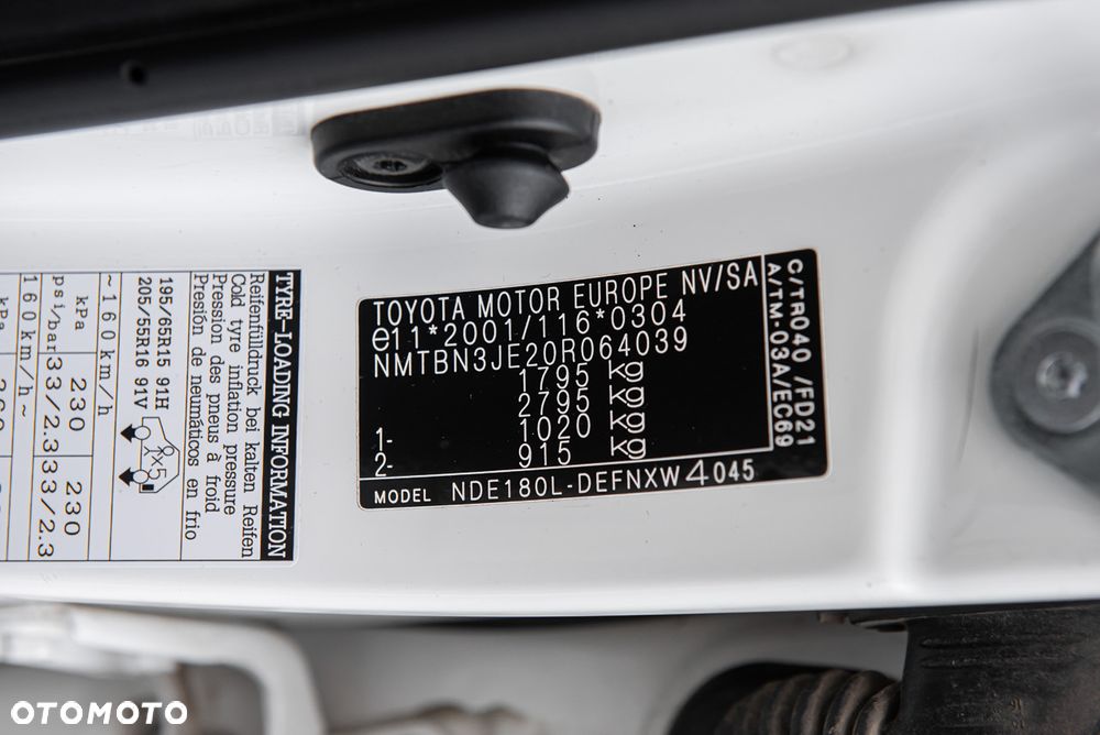 Toyota Corolla 1.4 D-4D Premium - 33