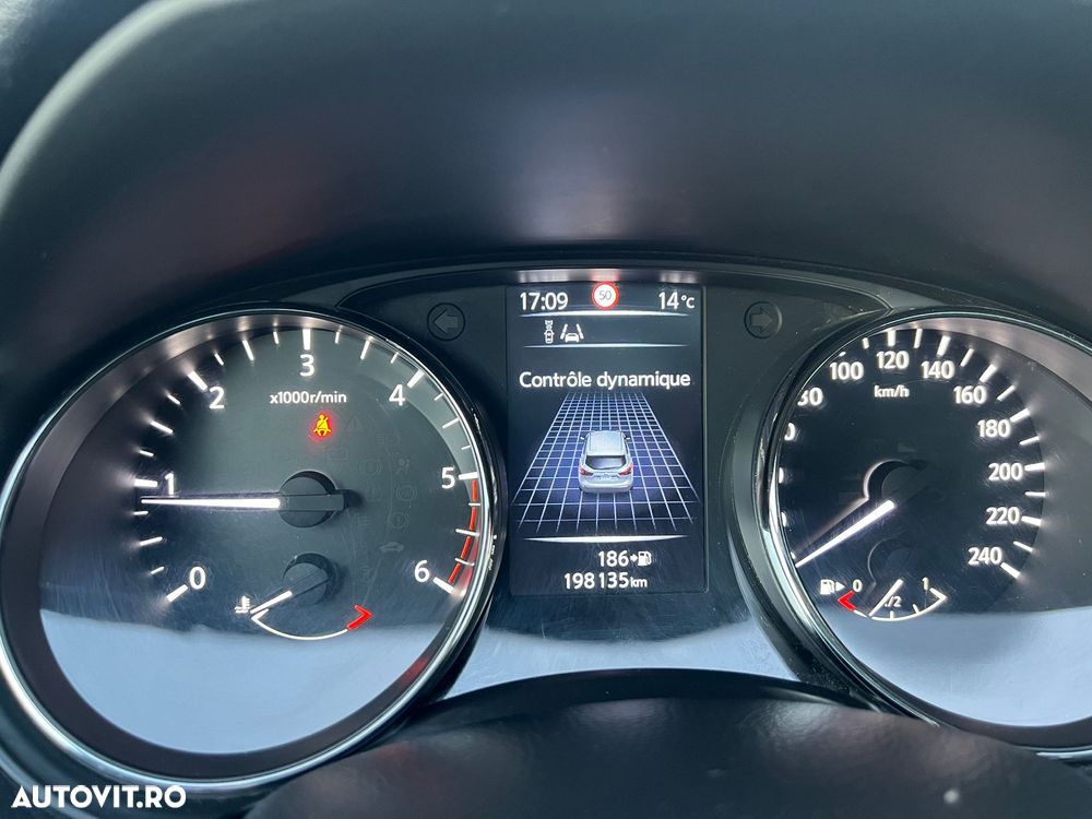 Nissan Qashqai 1.5 DCI TEKNA+ - 9