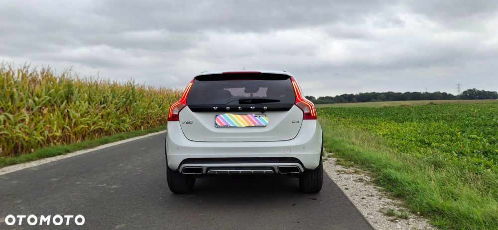 Volvo V60 Cross Country - 2