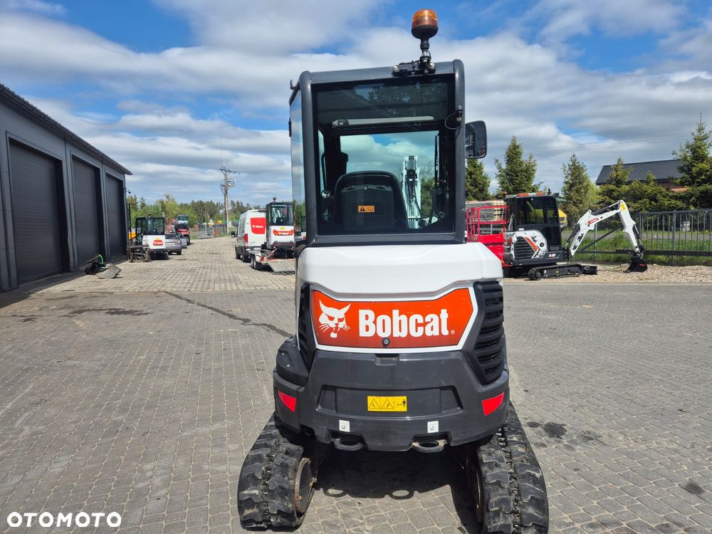 Bobcat E27 - 12