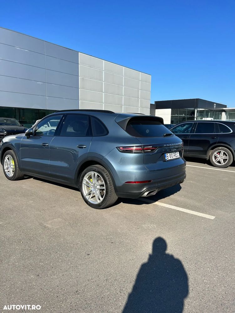 Porsche Cayenne Standard - 4