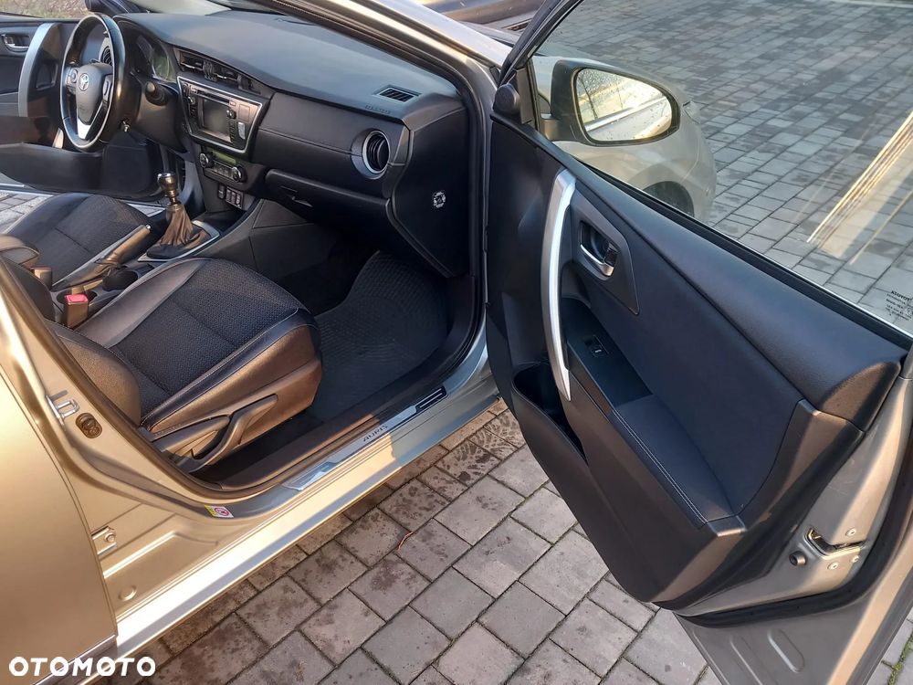 Toyota Auris 1.6 Prestige - 14