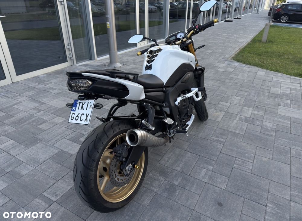Yamaha FZ8 - 8
