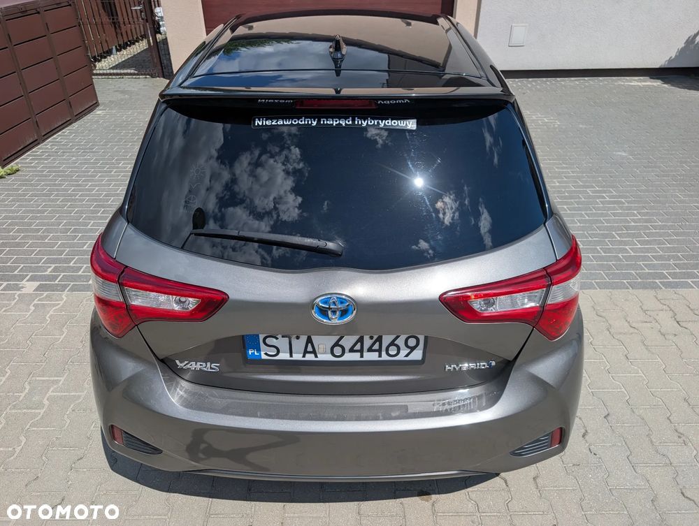 Toyota Yaris Hybrid 100 Selection Passion - 15