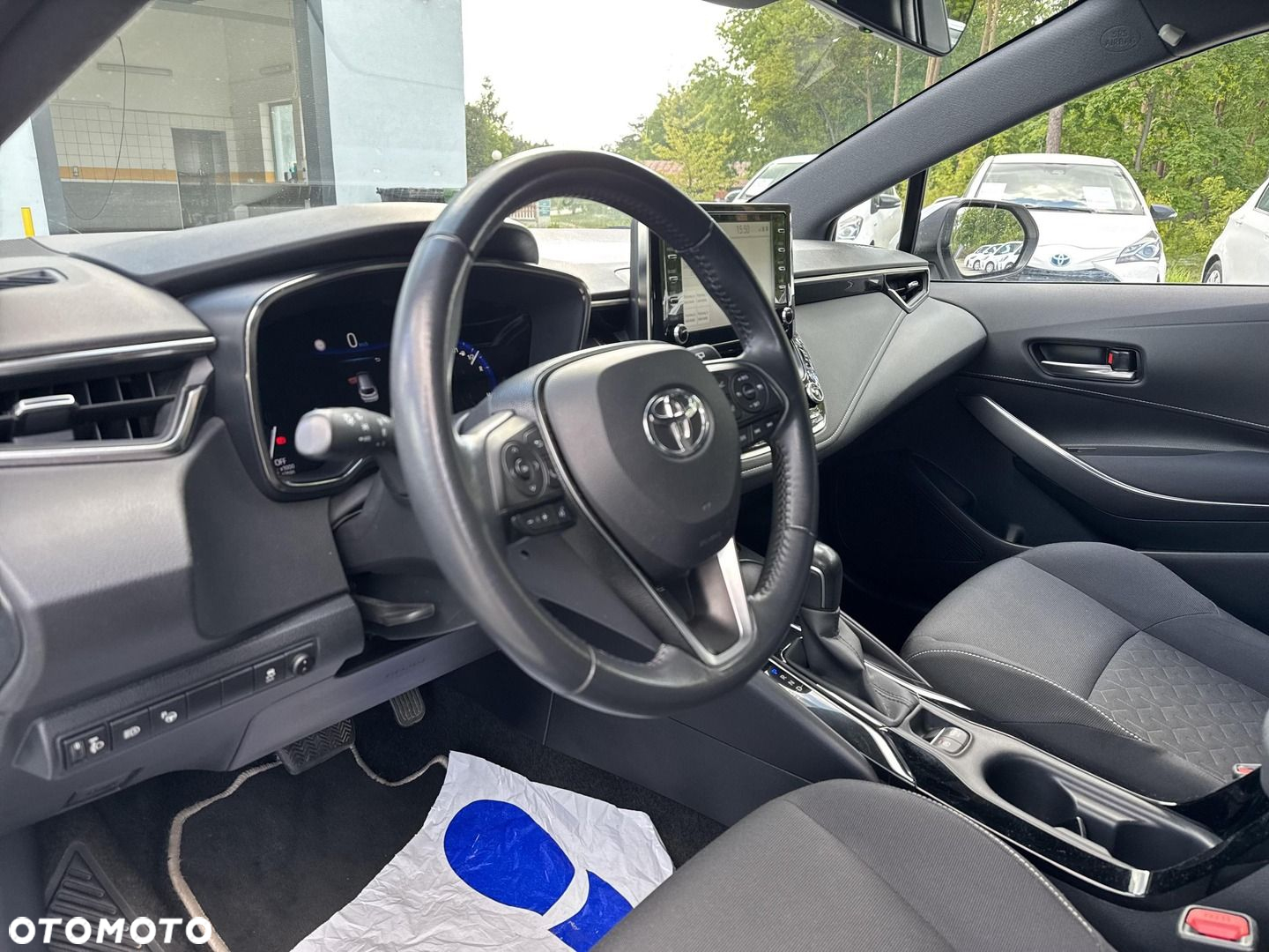 Toyota Corolla - 12