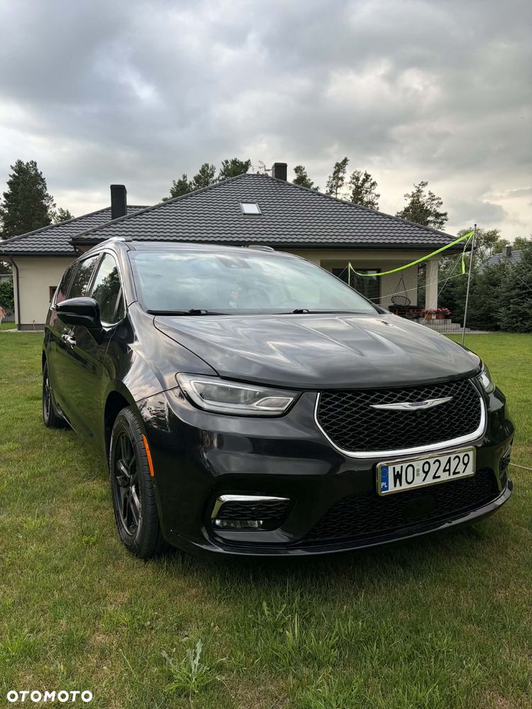 Chrysler Pacifica - 1