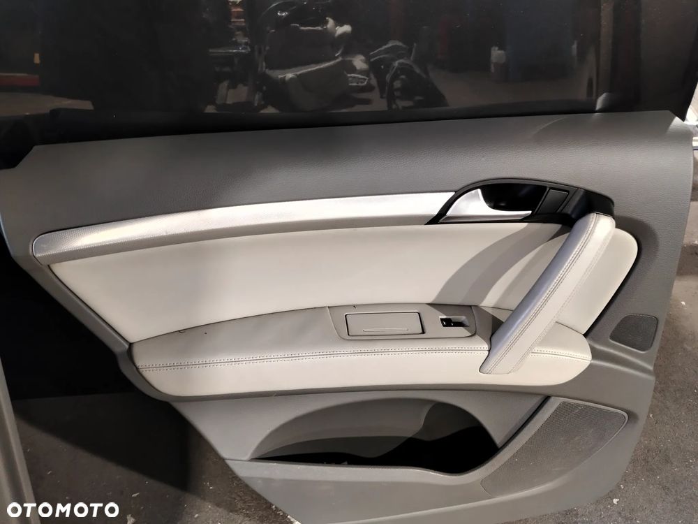 Boczki drzwi Audi Q7 - 7